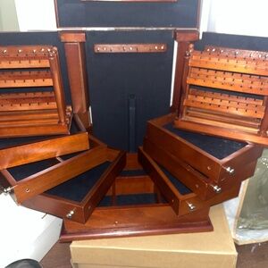 🔥Lori Greiner clever, and unique, custom jewelry box